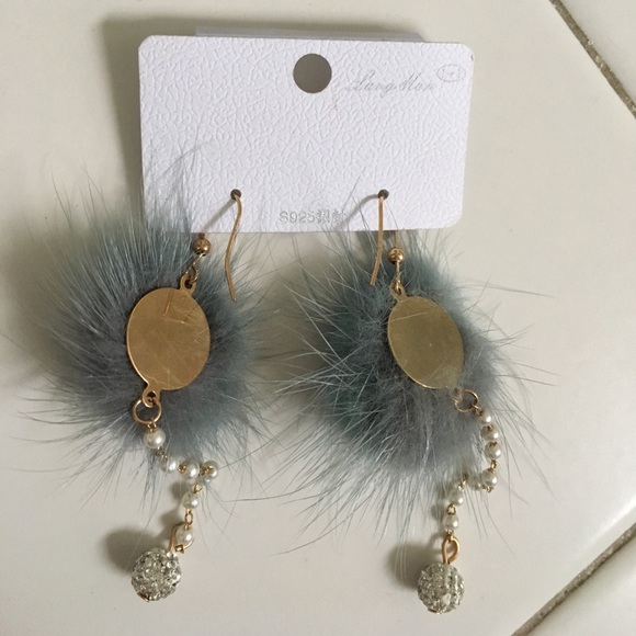 Earring - Picture 2 of 2